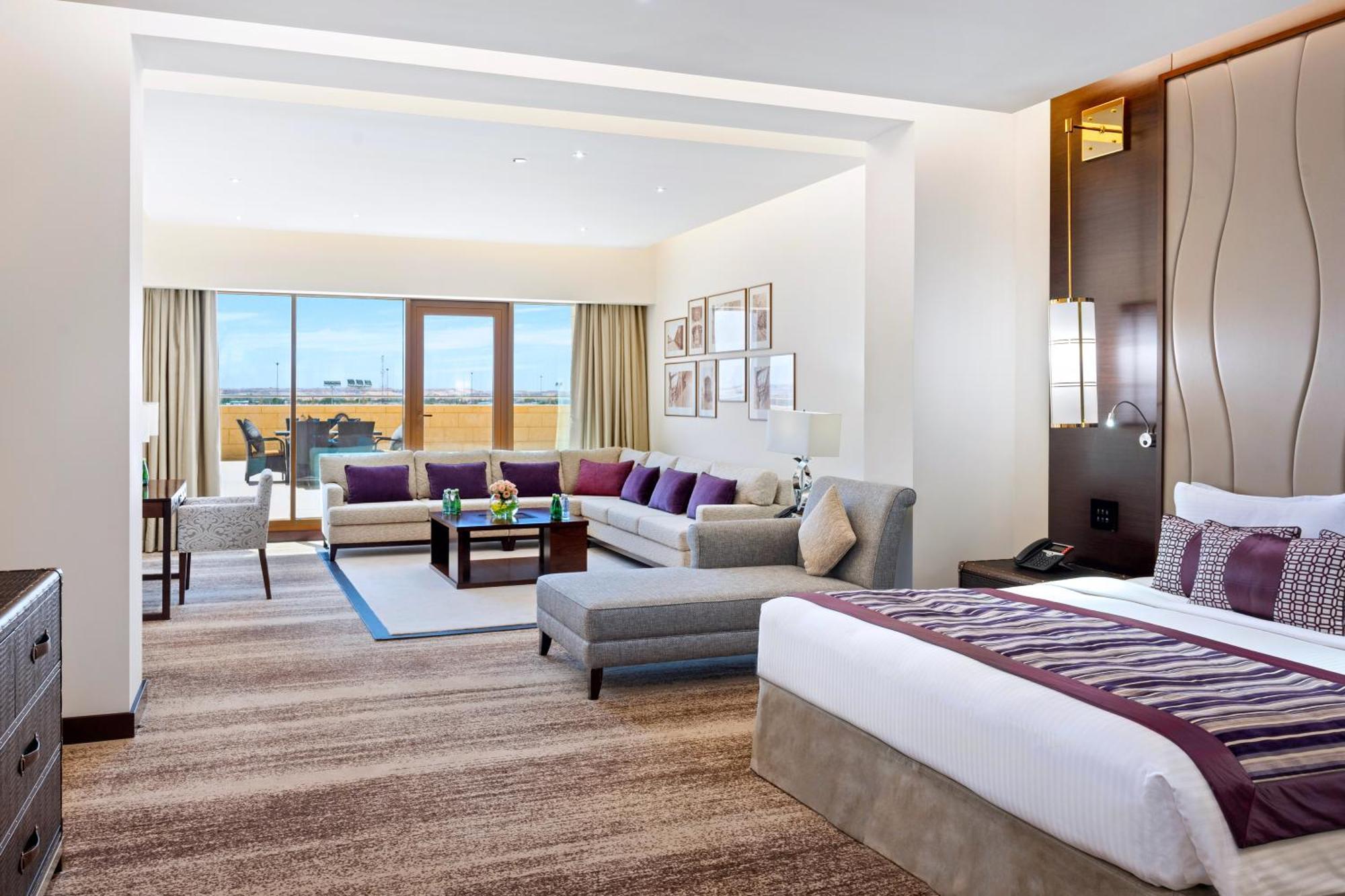Hotel Grand Millennium Tabuk Exterior foto