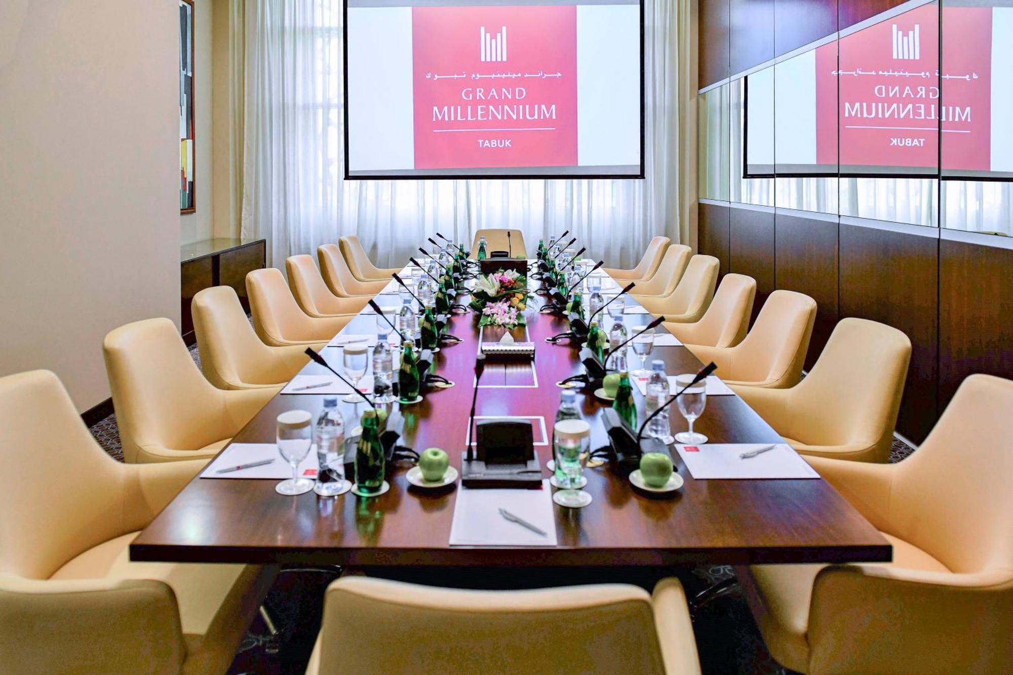 Hotel Grand Millennium Tabuk Exterior foto